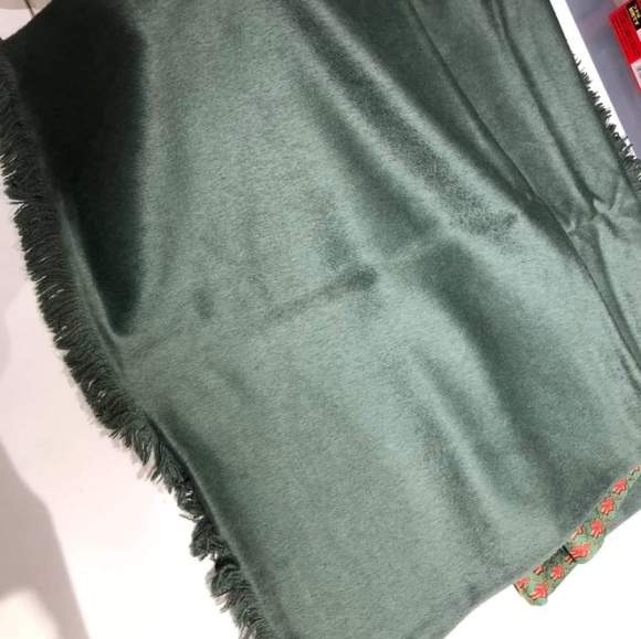 HERMES GREEN PRINTED Angora Silk Scarf Authentic - Picture 4 of 7